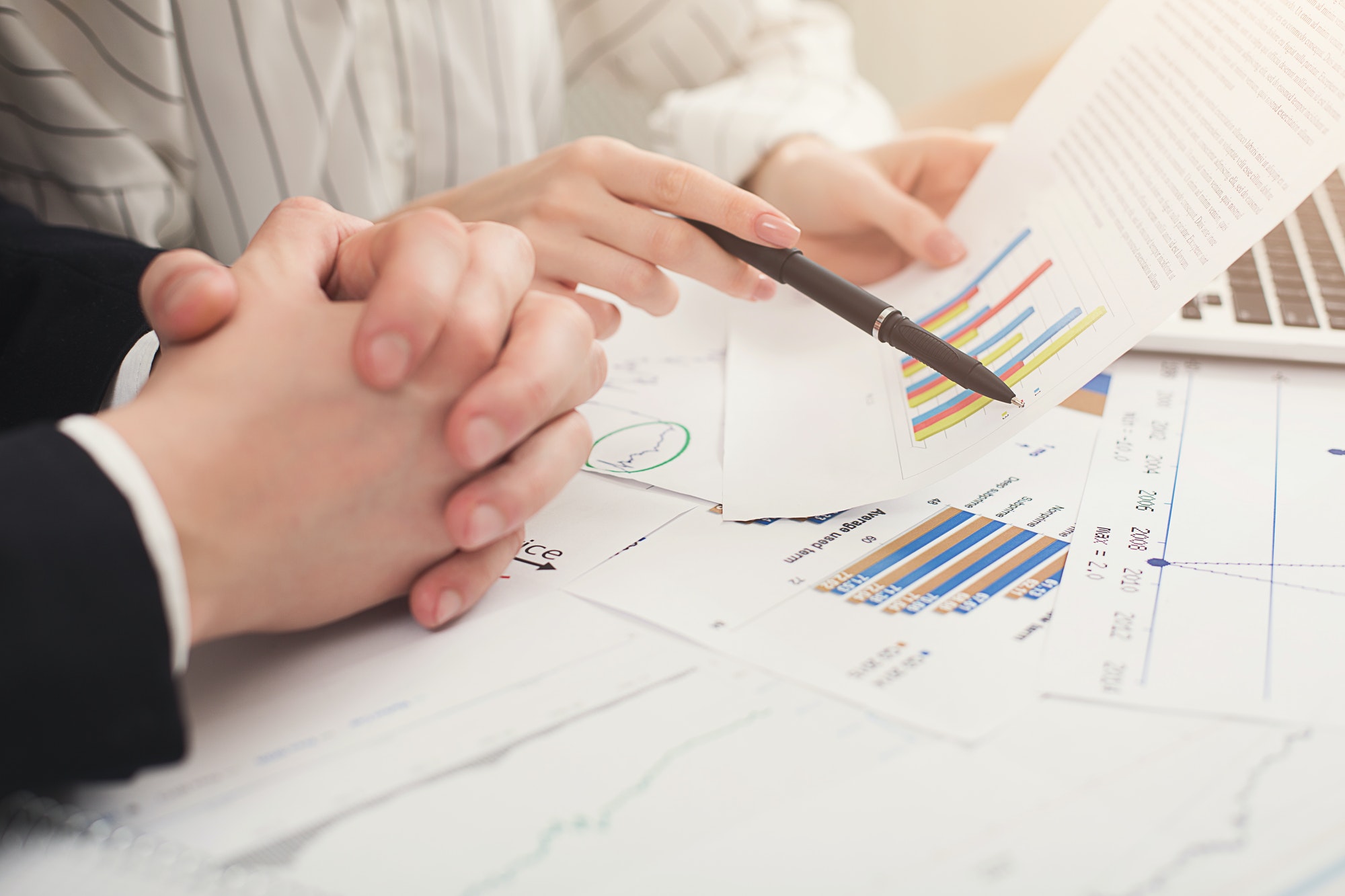 Analyse de graphiques et de statistiques pour le suivi d'un projet de site internet