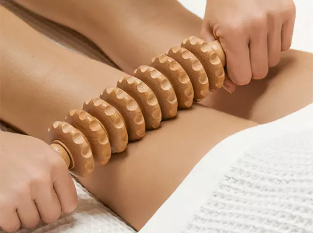 Massage relaxant du corps proposé parmi les soins d'Anne Esthétique